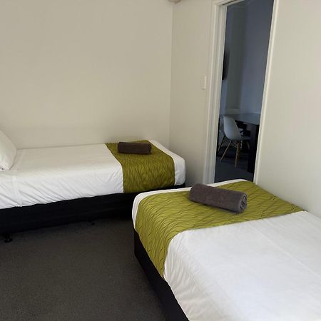 Ambassador Motor Inn タウランガ エクステリア 写真